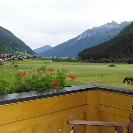Luenerhof Guest House Neustift im Stubaital Room photo