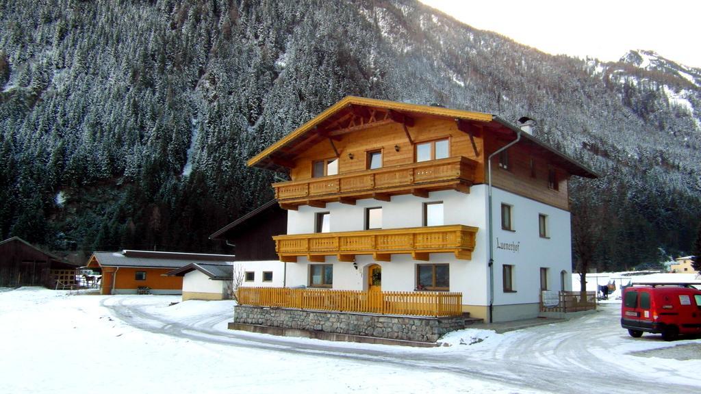 Luenerhof Guest House Neustift im Stubaital Exterior photo